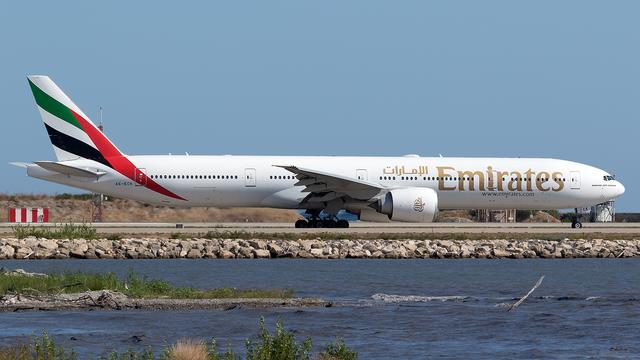 A6-ECK::Emirates Airline